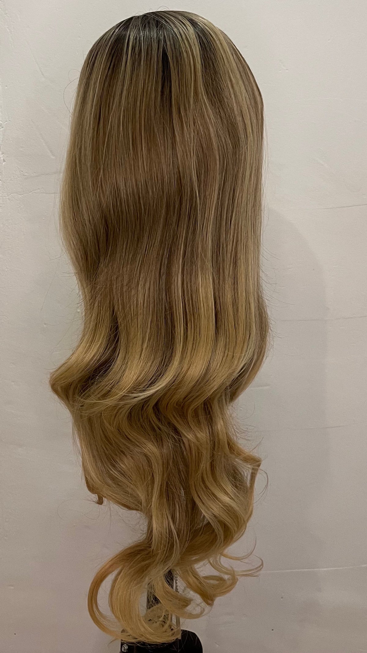 Blonde w/Brown Roots Body Wave Futura Curls